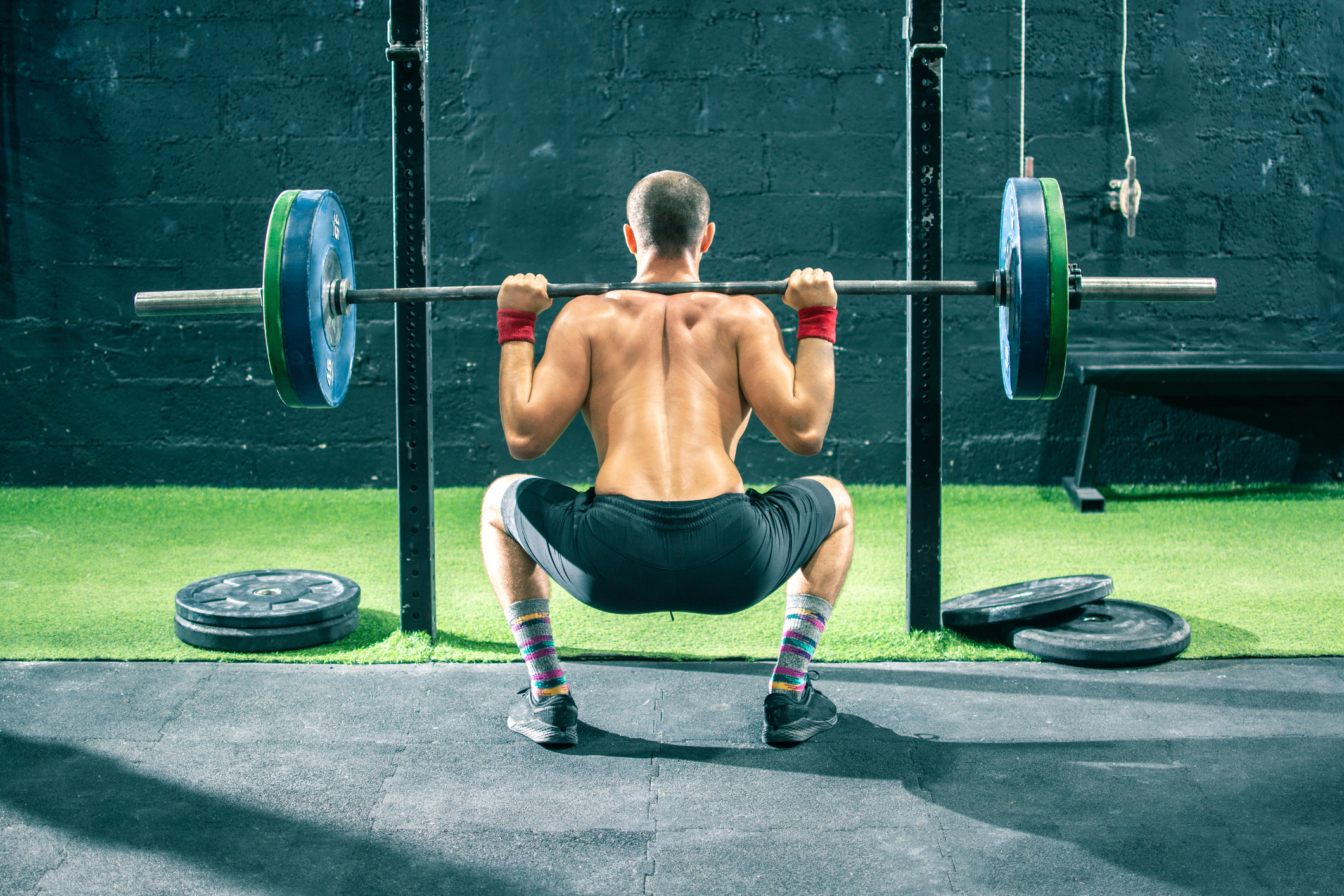 A mély guggolás az egyik leggyakoribb gyakorlat a CrossFit edzésben.